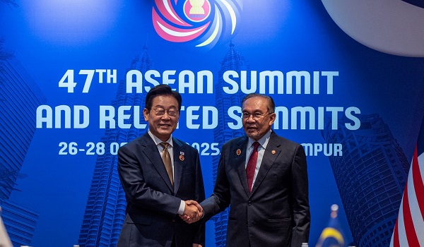 Datuk Seri Anwar mengadakan pertemuan tertutup dengan Presiden Korea Selatan, Lee Jae Myung /Foto FB Anwar Ibrahim
